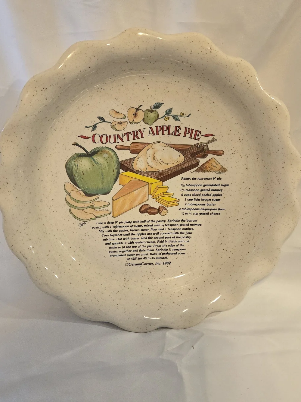 Country Apple Pie Ceramic Pie Plate - Cream 1982 CermaiCorner Inc Brand Vintage